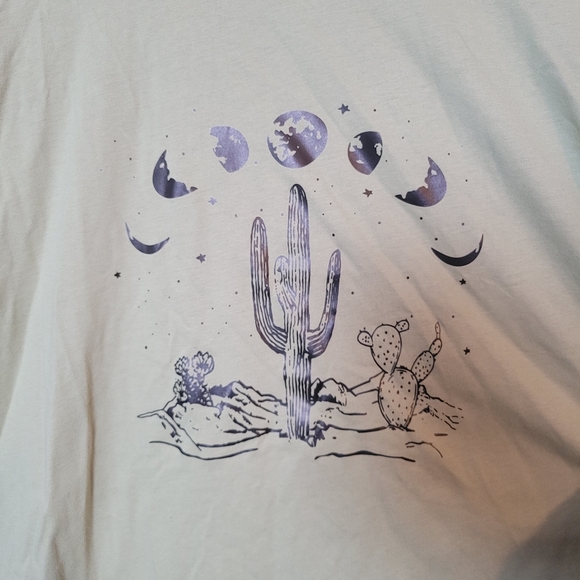 Cacti and moon phases T-Shirt - Picture 4 of 5
